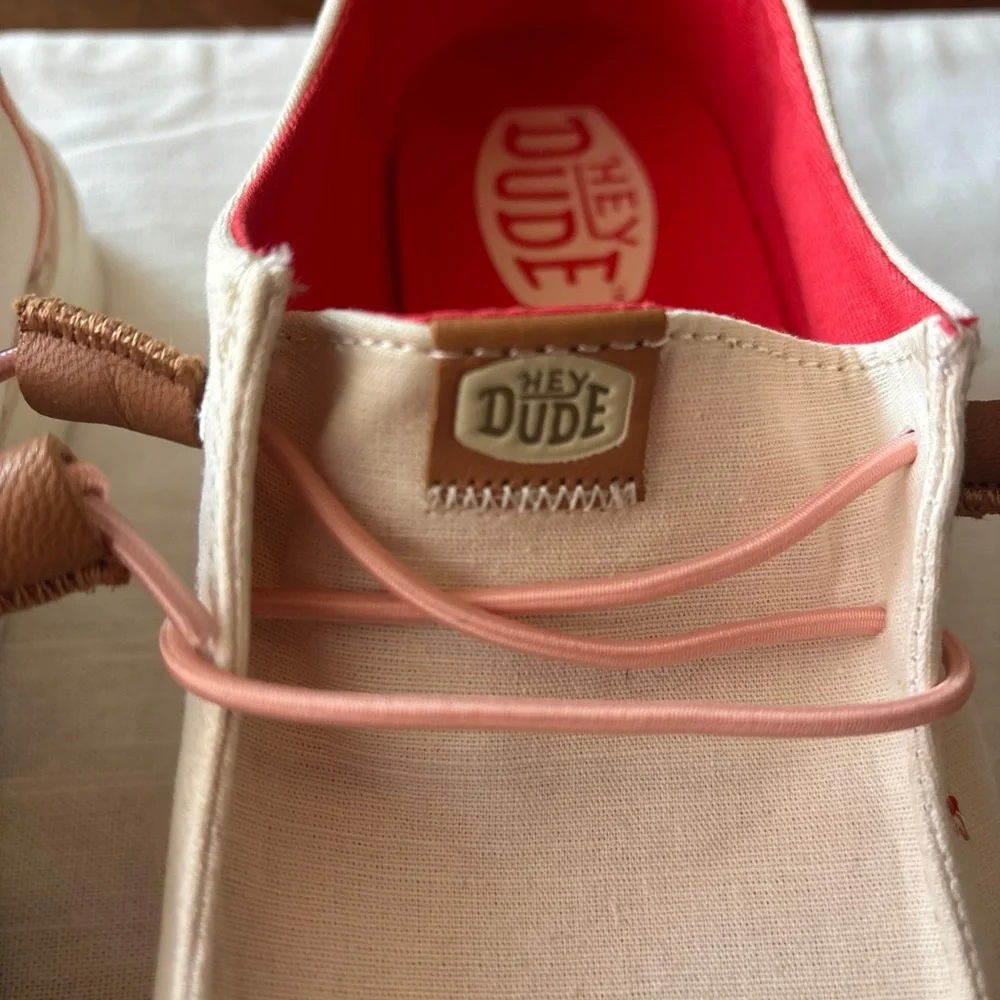 NWOB- HEYDUDE Wendy Chambray Boho Canvas Shoes for Ladies - Natural - Size 9 - Picture 5 of 8